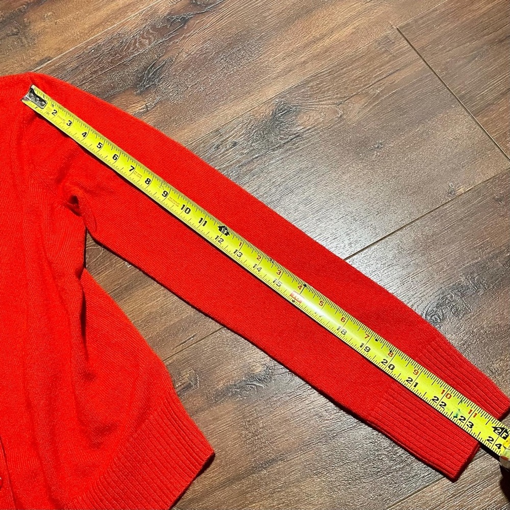 J Crew Italian Cashmere Red Cardigan - Size Medium - Picture 4 of 6